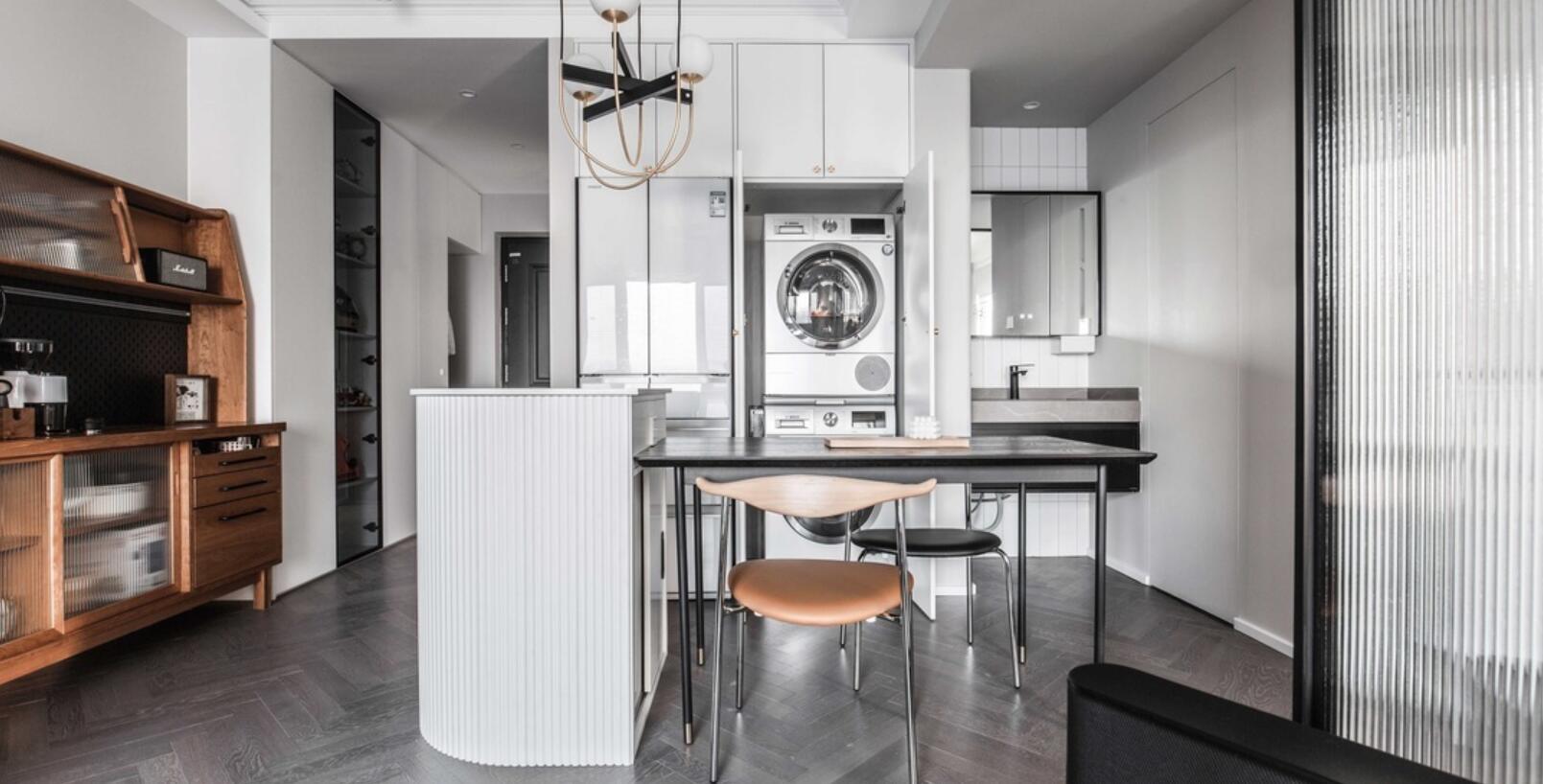 她60㎡小家，称为“装修指南”都不为过，全屋应有尽有，还特宽敞