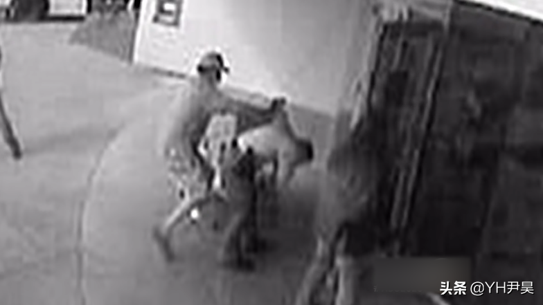 曾轰动美国的银行抢劫案，由于案件设计绝妙，劫匪被抓后成了名人