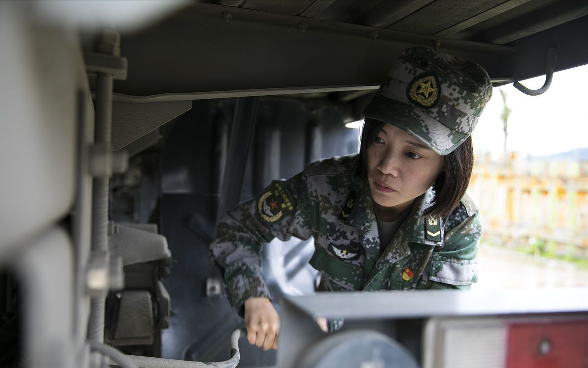 专科生保留学籍，参军入伍在部队考士官学校怎么样？