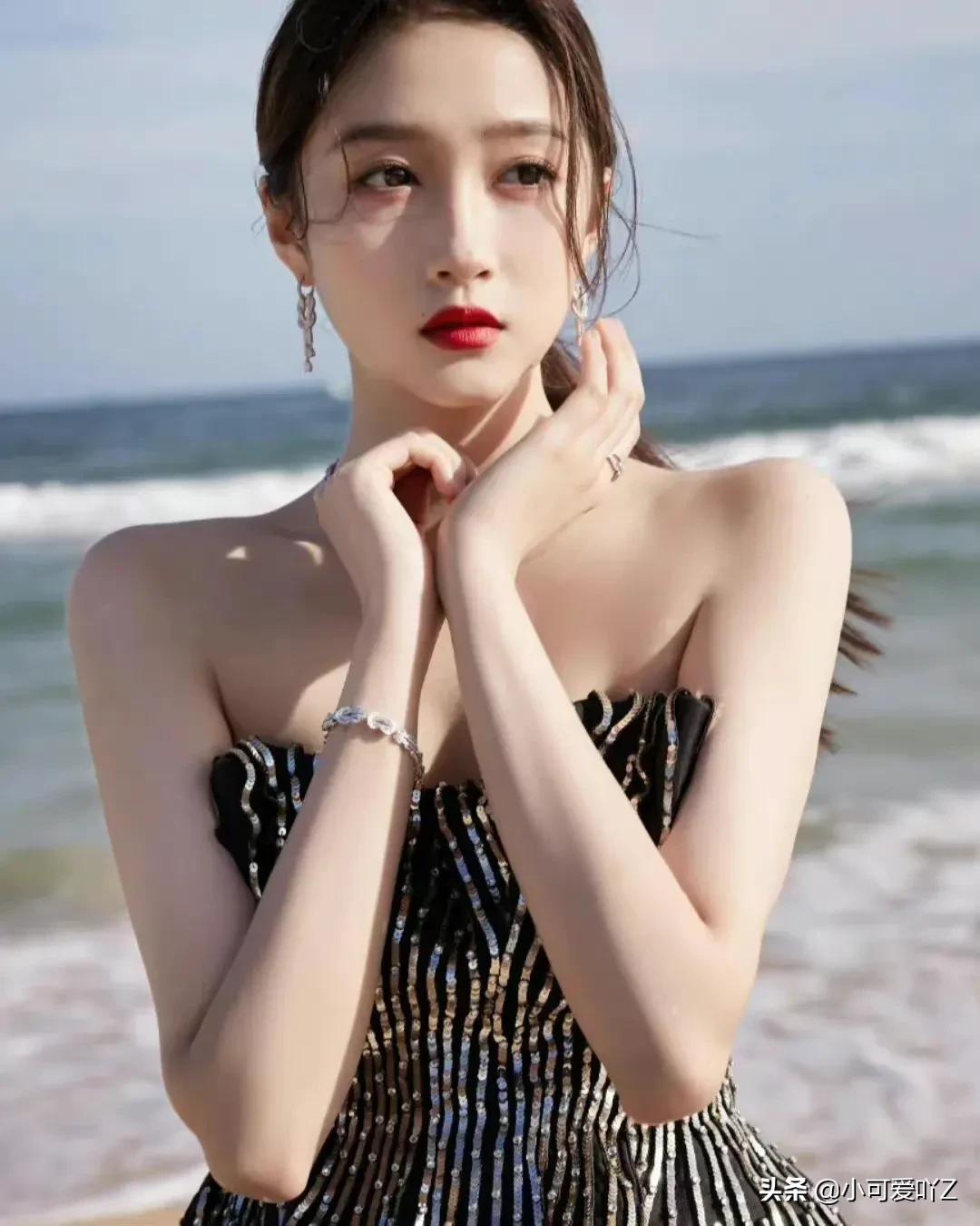 关晓彤美丽装扮图片