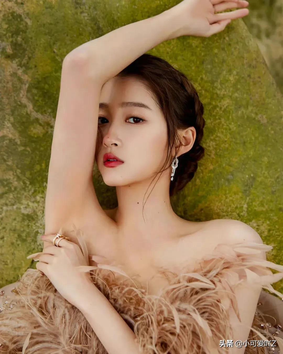 关晓彤美丽装扮图片