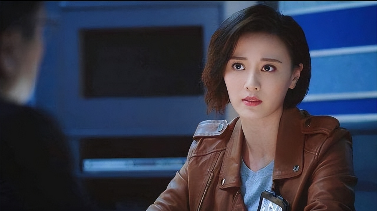 唯一内地港姐冠军朱晨丽：因职场社交失策被雪藏，愿奋起直追