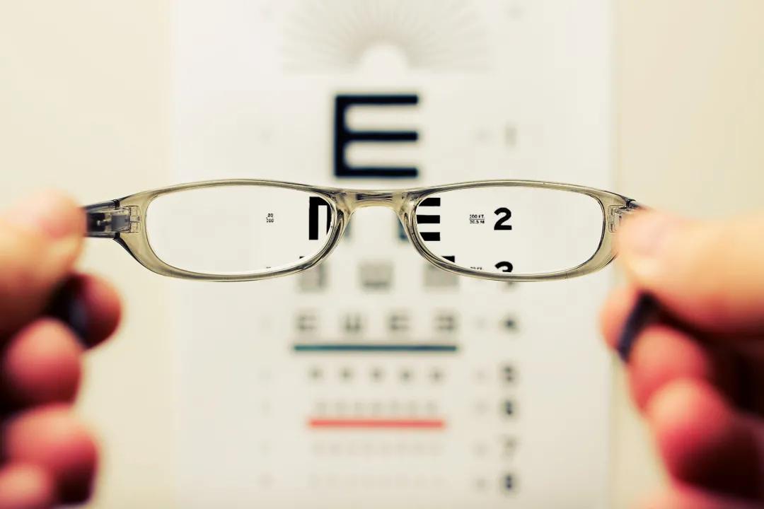 康耐特镜片属于什么档次，眼镜还是暴利行业吗？