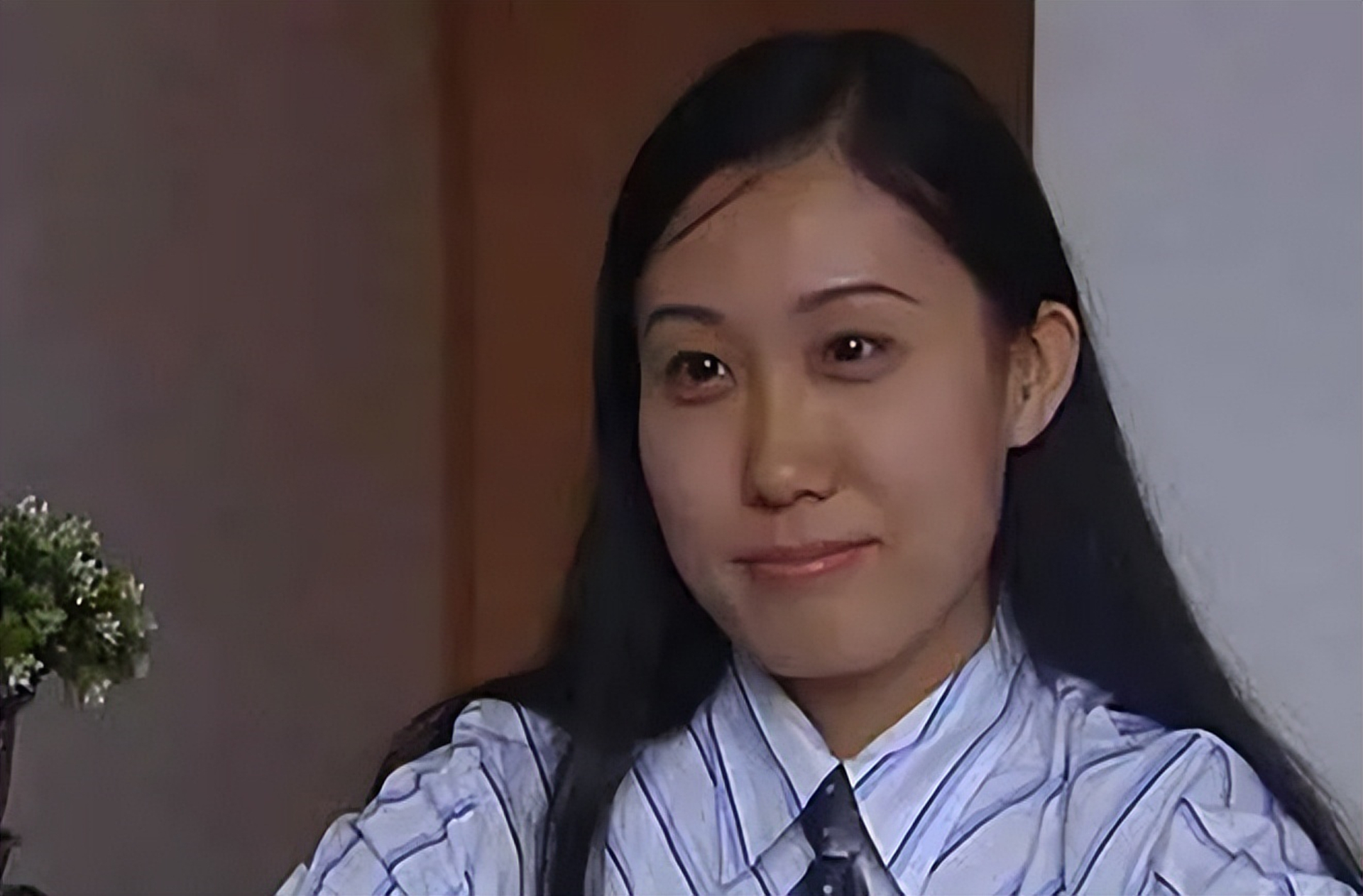 天才少女14岁上央视,21岁时未婚生3个娃,她的人生被谁毁掉了