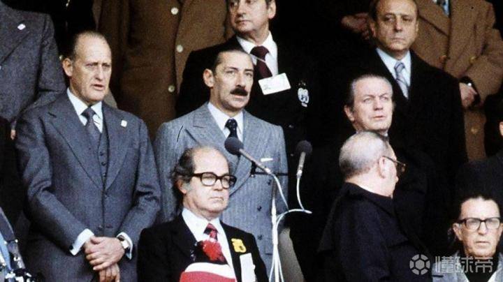世界杯对阿根廷政府的影响(1978世界杯阿根廷夺冠前赢下的关键一战，背后竟是政治操纵？)