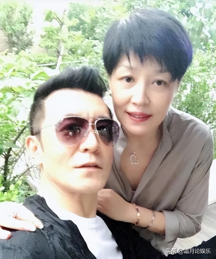 李咏病逝4年了，遗孀哈文的选择令人泪目