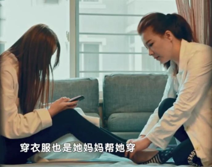 巨婴公主：16岁吃饭靠人喂，每天开销过万，开兰博基尼卖手机壳