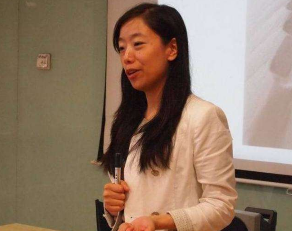 马云背后的女人：从前台小妹到阿里副总裁，曾送七位高管进监狱