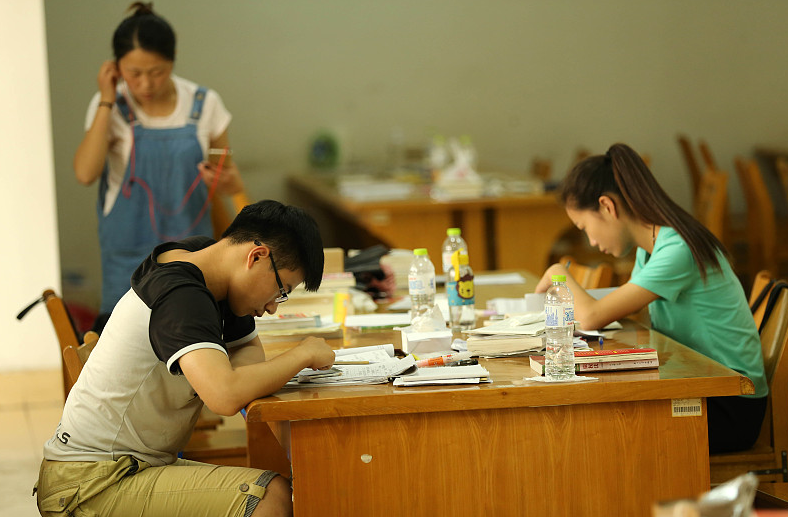 在公务员考试中，非全日制研究生VS全日制研究生，差距到底有多大