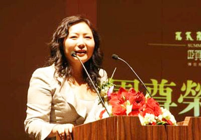 重庆富豪蔡奎：分走前妻200亿，买豪宅娶空姐，身价暴涨300亿