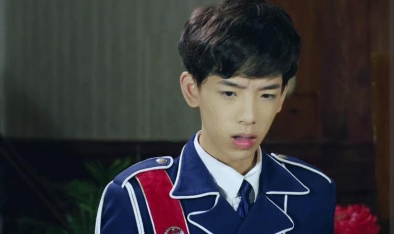 “龙须刘海”不要随便碰，颜值高的仙气飘飘，颜值低的秒变蟑螂精