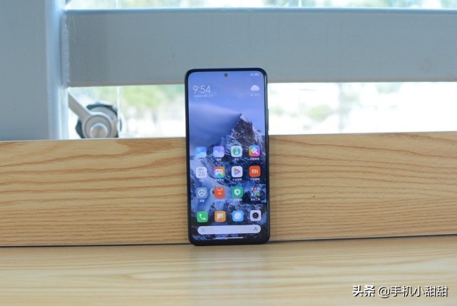 不必选择电竞手机，这4款2000元价位就能搞定，打游戏也是一绝