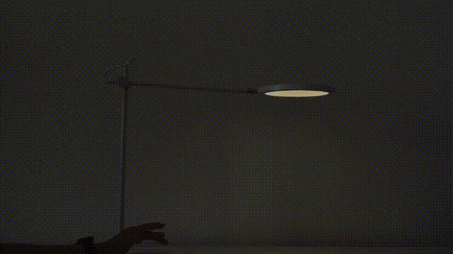 桌面必备！高颜值护眼台灯——南卡L1