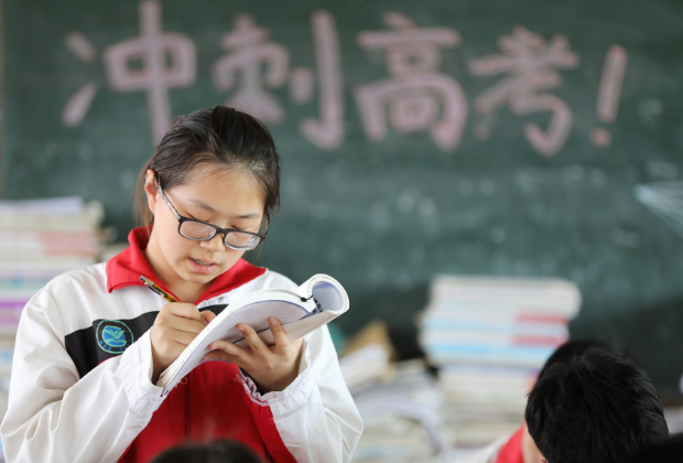 2021年四位很励志的“女性素材”，值得写进高考作文，可锦上添花