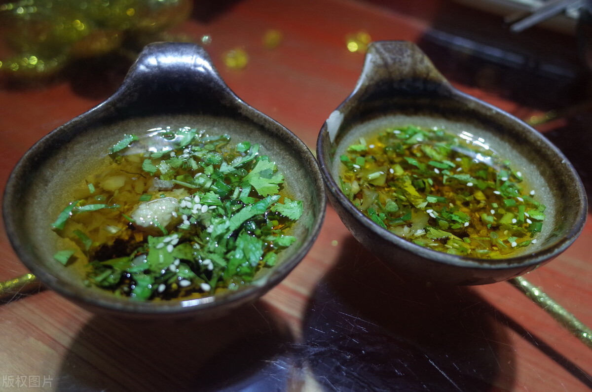 浙江老板开麻辣烫店，利用“一个杯子”，一个月收款23万