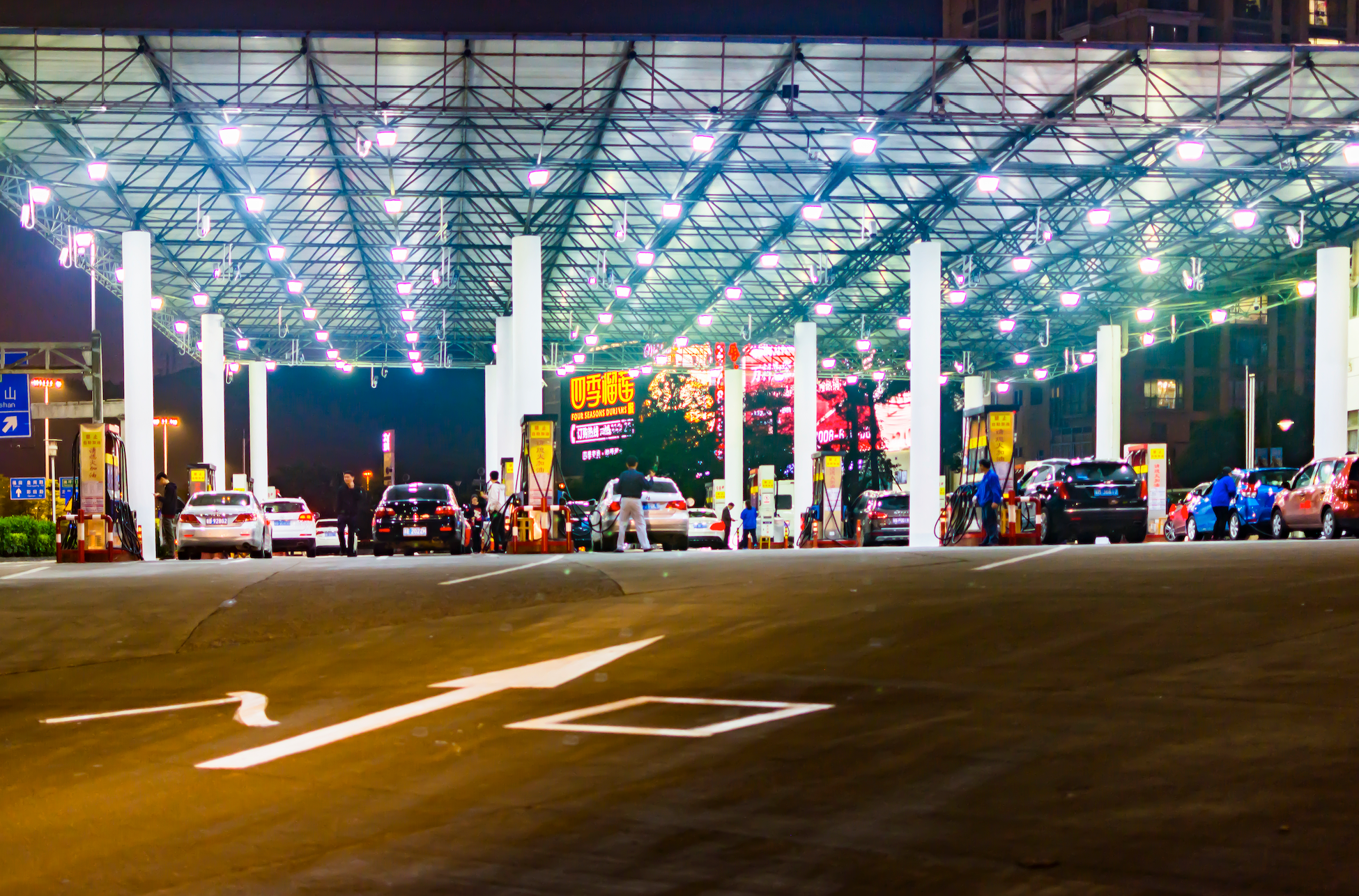 油价反复波动 蔚来、特斯拉等电车新势力助推悟空租车成当红炸子鸡