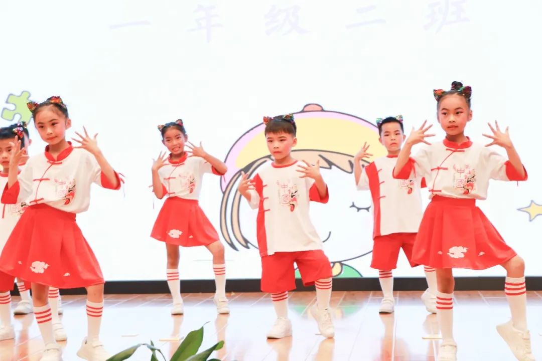 双流区彭镇小学开展第十四届校园艺术节海选暨文艺展演活动