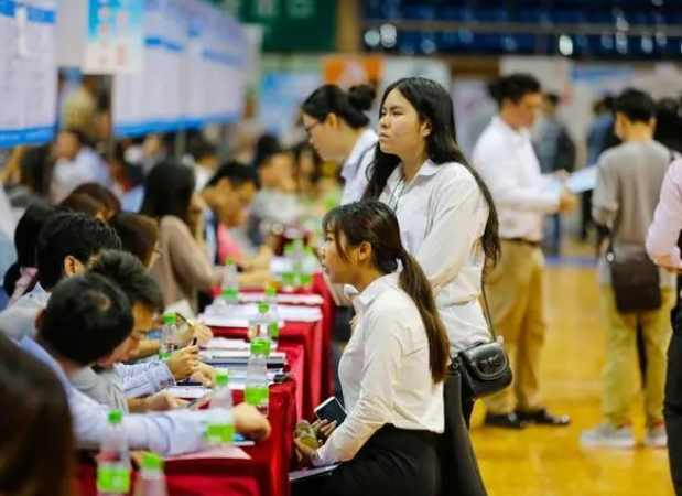 事业单位迎来变化，部分编制岗转为合同工，少数教师也包含在内
