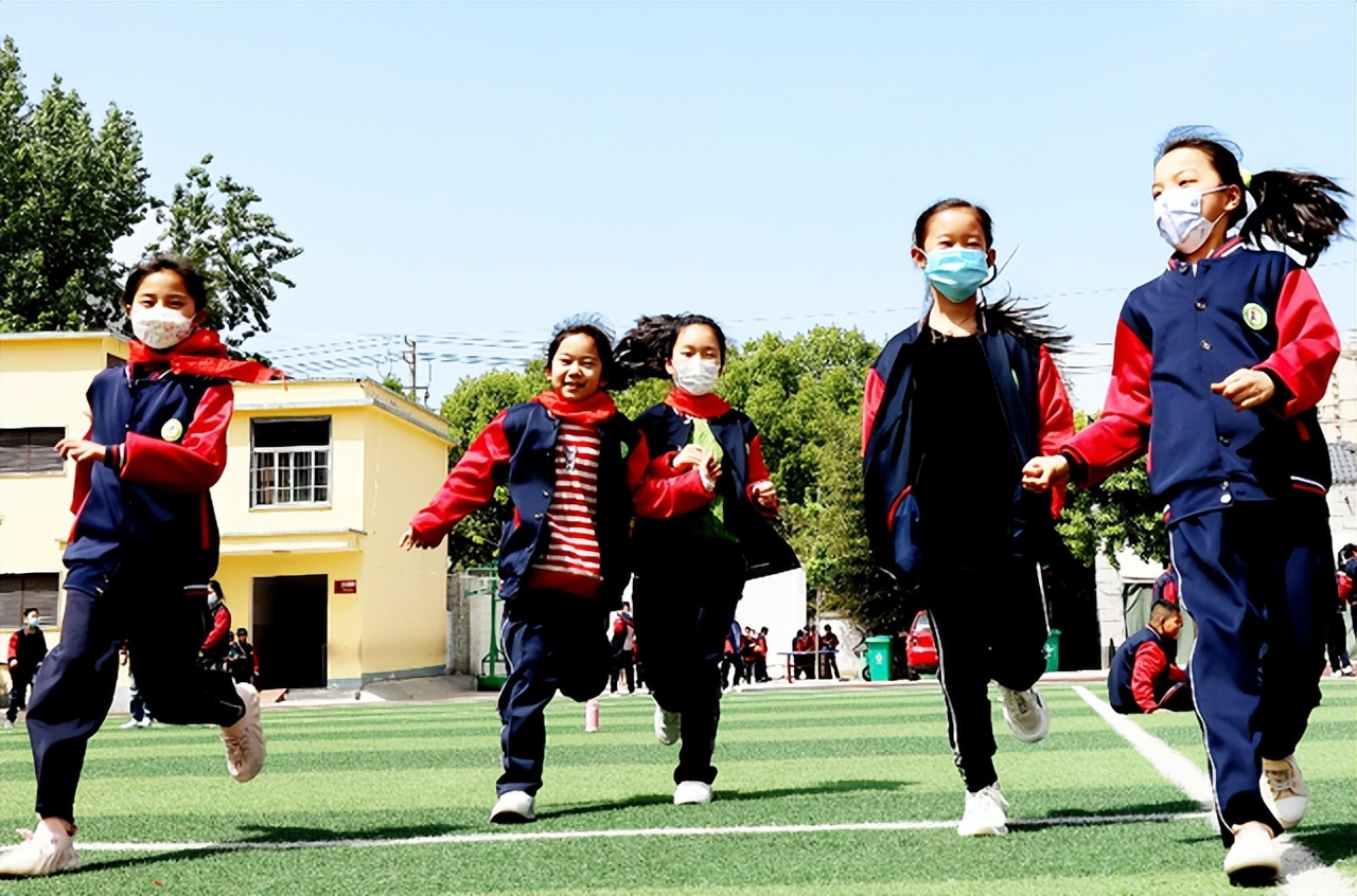 四川发布通知，确定2022年中小学暑假时间，家长开始发愁