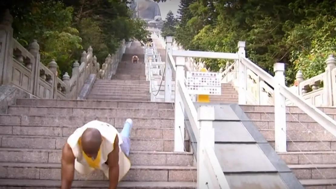 少林功夫有多神奇？英国混混被送到中国学功夫，仅需一周脱胎换骨