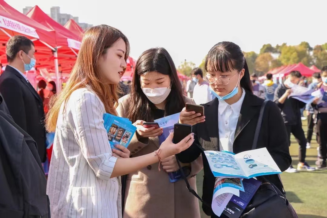 985毕业生含泪倾诉：这4类专业很难就业，高分学生谨慎报考