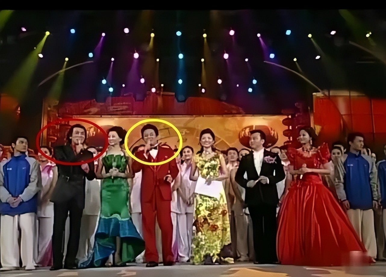 主持人抢话、演员笑场，这8届央视春晚的失误，堪称“灾难现场”