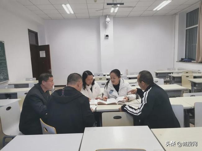 徐桂香：手牵手把爱传递给无声的世界（组图）