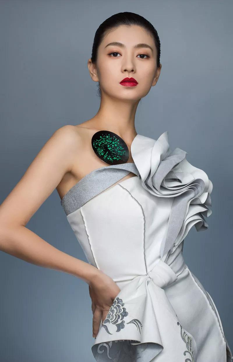 斓曦：清纯唯美，温婉可人，气质独特