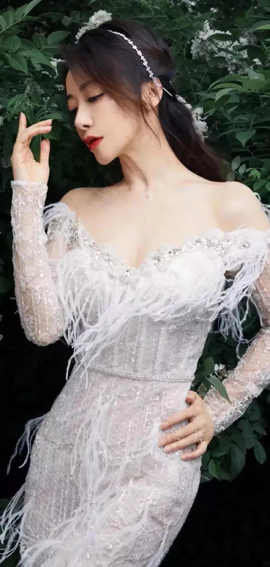 陈紫函：明艳动人，温婉大方，魅力十足