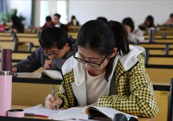 高三期末考试成绩公布，由此可确定目标院校，值得提前收藏