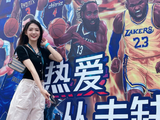 哪些女明星玩儿最强nba(全平台最美篮球女主播排名，这位女主播最近强势上位)