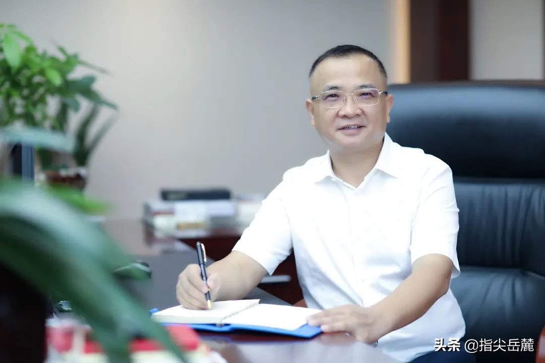 岳麓卓越企业家 || 王毅清：从事医药行业30余年，致力做专业药房的深耕者