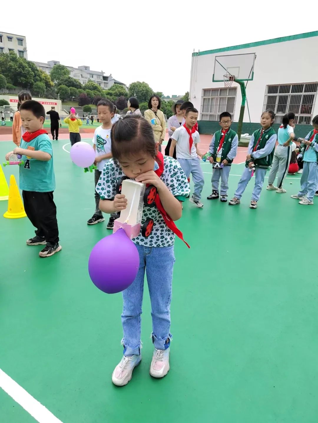 科学助力 拼出精彩｜天府新区永兴小学开展“科技周”科学模型比赛