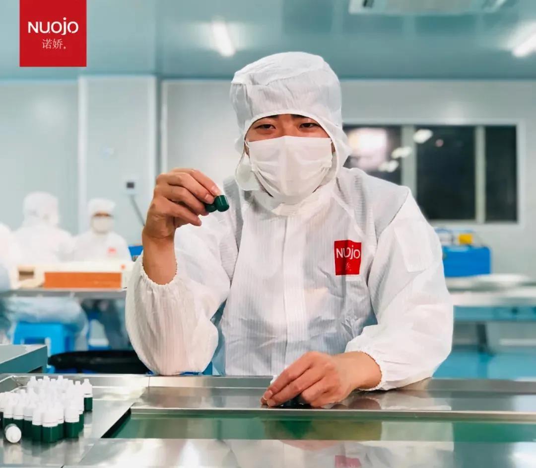 想服务高端客户的纹绣师，一定要用4倍浓度的浓缩液
