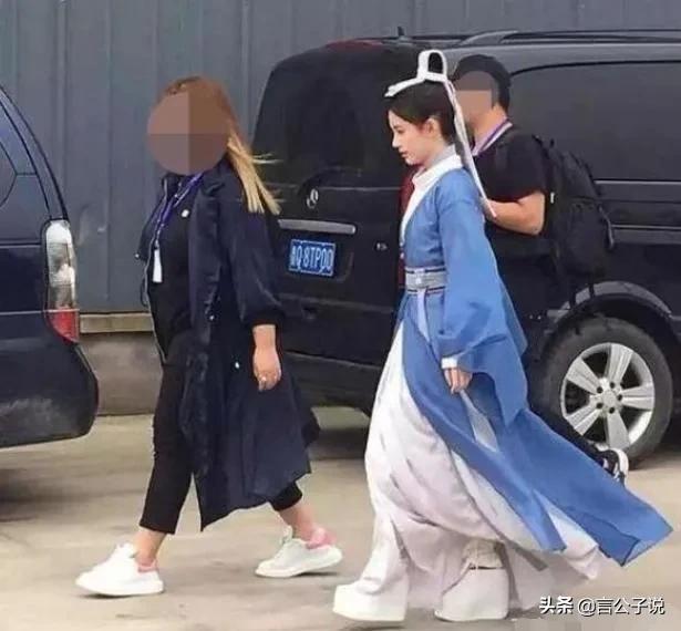 7位“个子矮”的女星，个个身高不到160，她们的身高太不懂事了