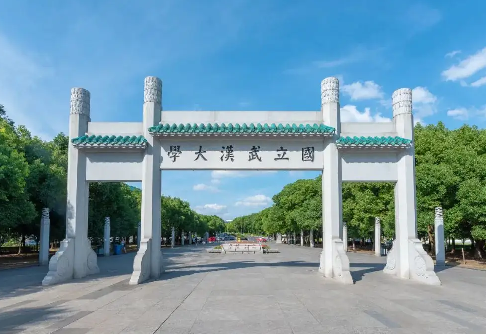 “211高校”排名已更新，清华大学无缘榜首，浙大逆袭成“黑马”