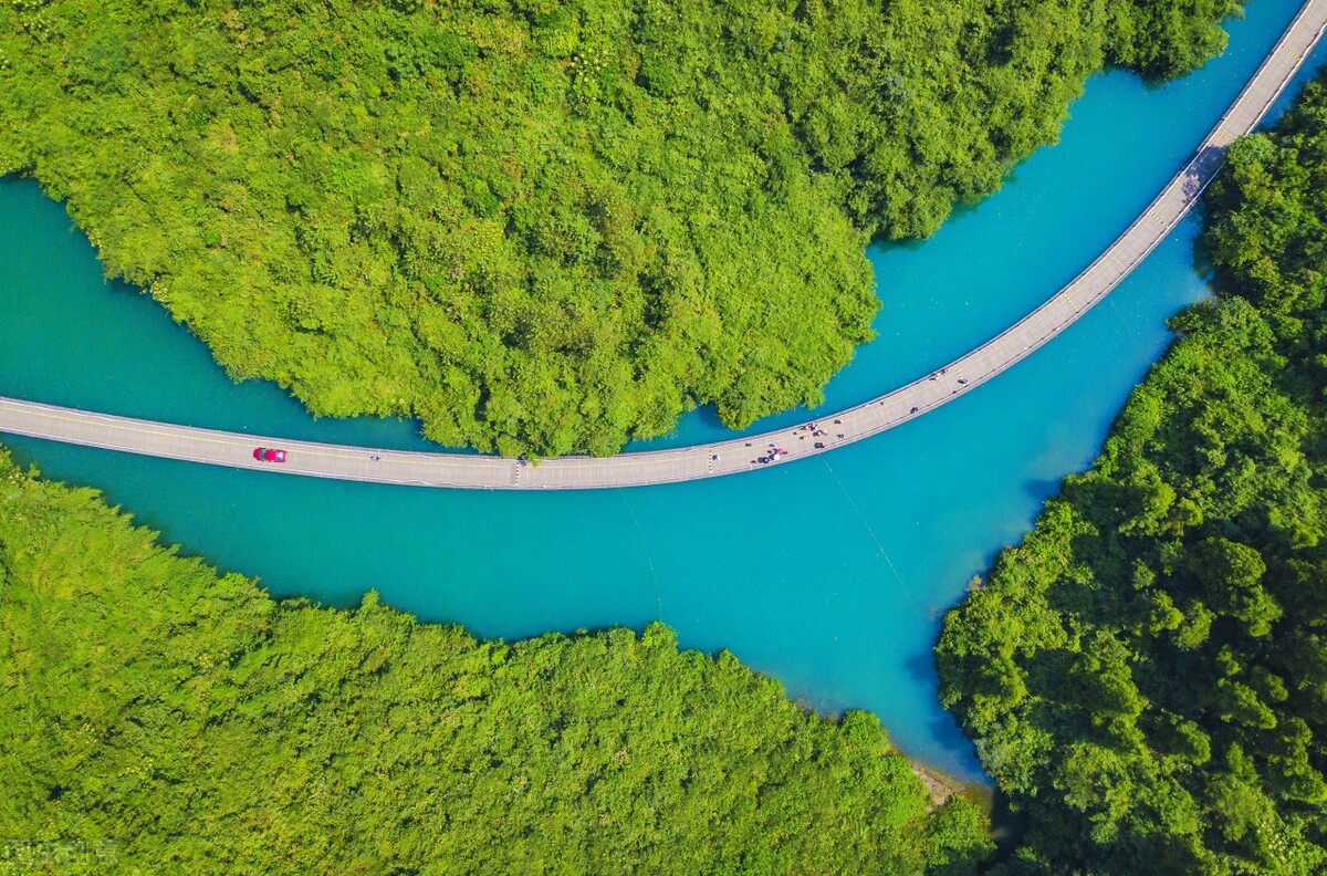 国内最美水上公路