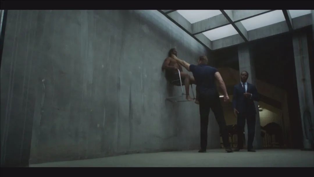 都市街头版“权力的游戏”，却很少有人提及，它值得登上更多榜单