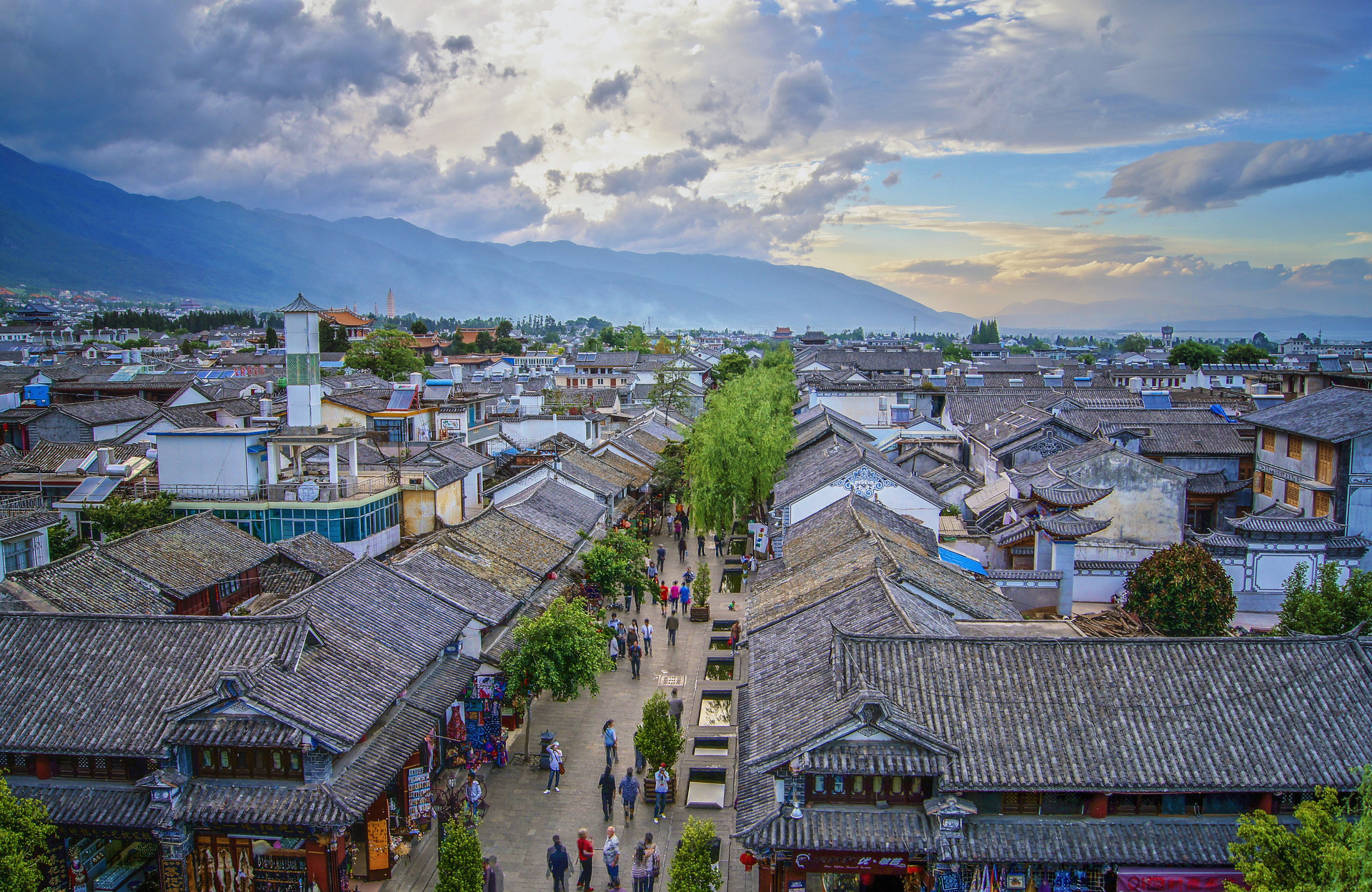 魏翔：在消费平替化、扁平化背景下，疫情加速文旅回归常识