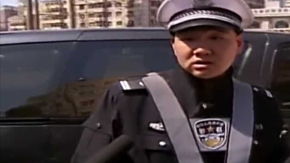 2011年，大连交警被人当街打死，打人者却极其嚣张：我爸爸是大官