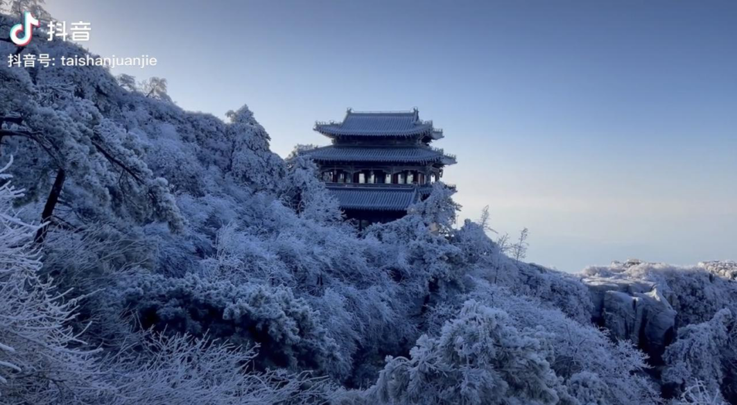 2年爬泰山200多次，她带千万人直播间云游