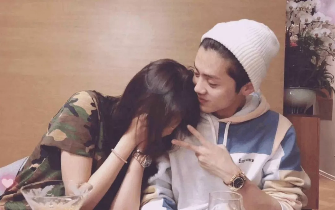 连明星都开始考编制，关晓彤张艺兴进入中国国家话剧院