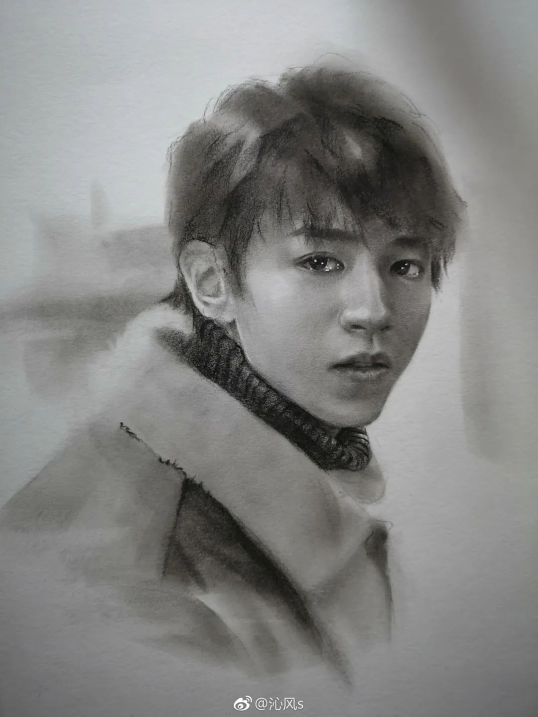 画皮画骨难画魂，她用木炭把明星画活了，王一博鞠婧祎眼神看醉了