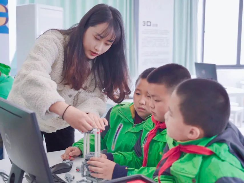 双流区迎春小学受邀作“中小学馆校育人模式变革”的经验分享