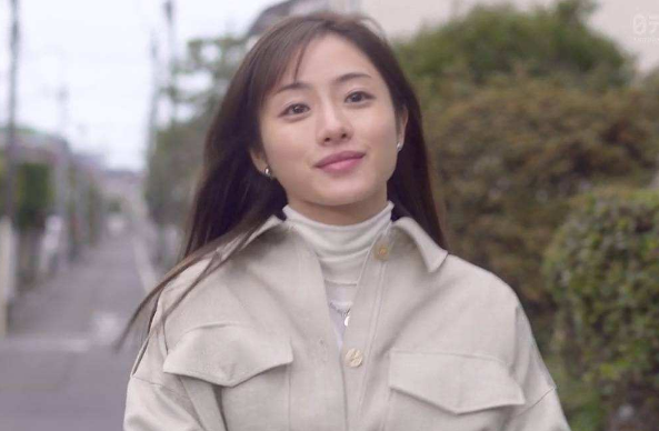 清华美女博士走红，号称“小石原里美”，每段学习经历都与众不同