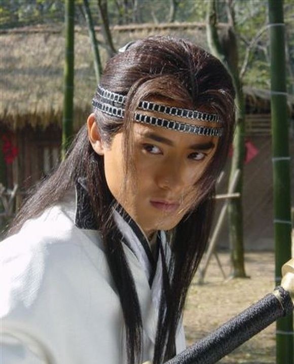 长得太丑别挑战抹额16位男星造型pk谁才撑得起谦谦贵公子