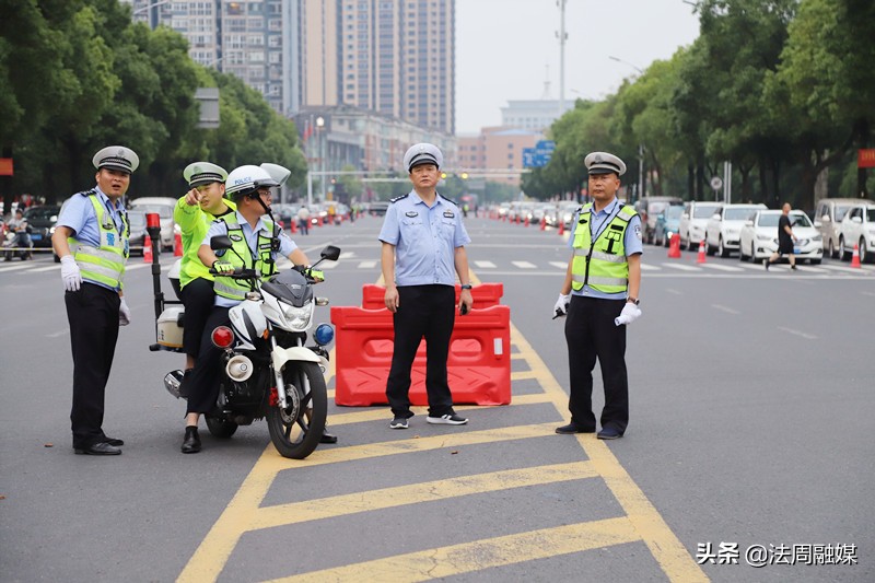 桃源交警：忠诚担当显本色 鏖战酷暑护考忙