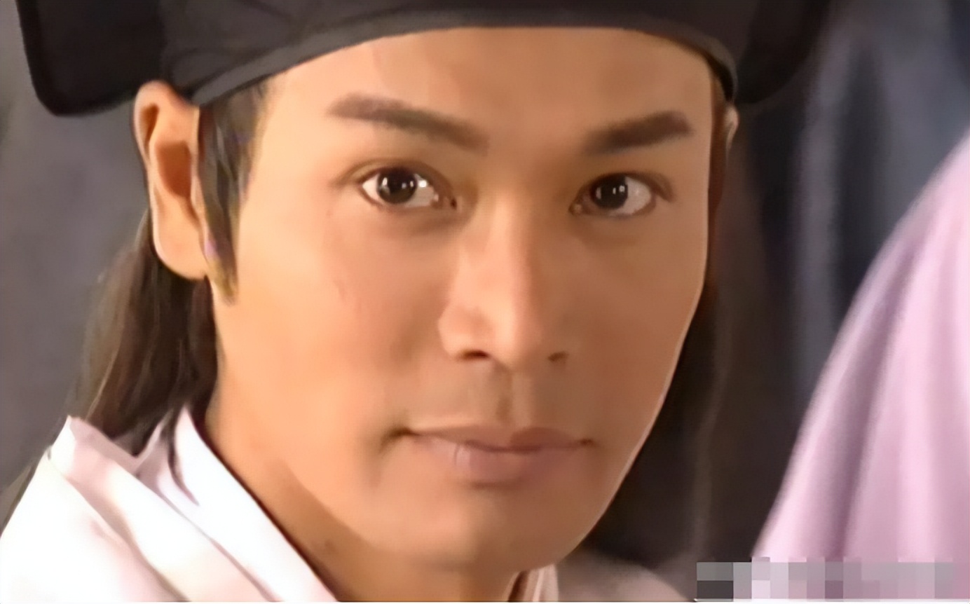 同样是演白面书生，把张国荣、任泉和佟梦实放在一起差距就出来了