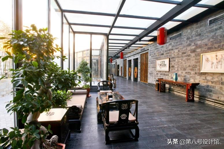 在装修的时候别怕麻烦，先把阳光房建好，内部随意改造都不会踩坑