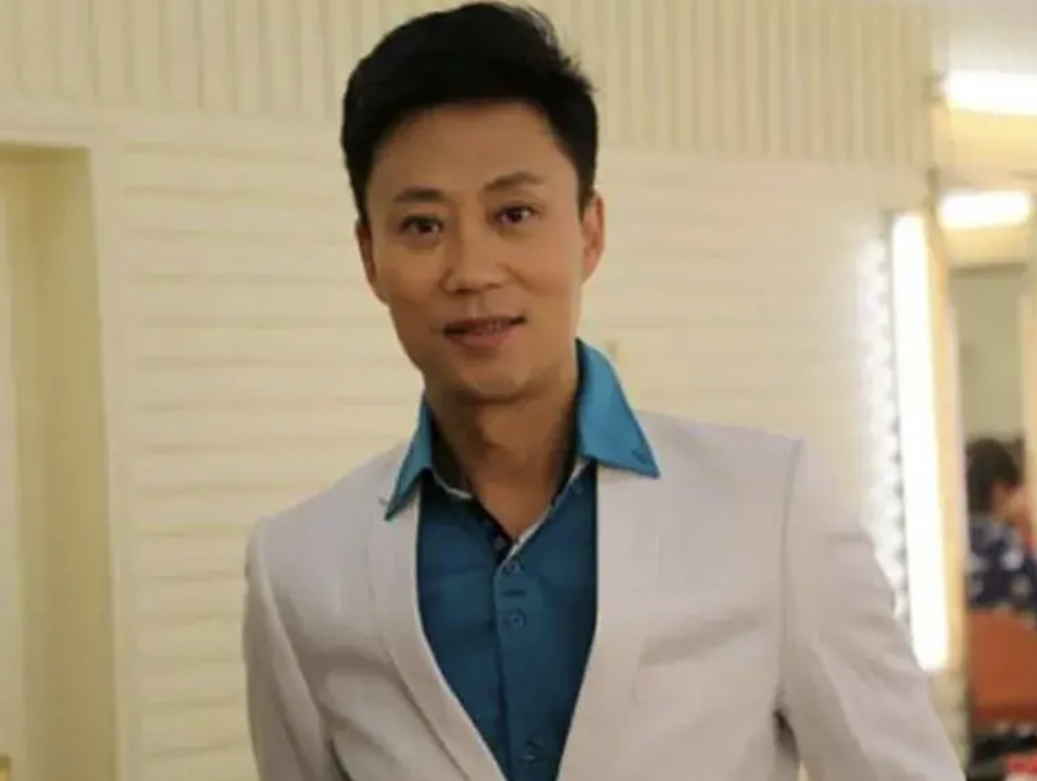 耿为华：被郑佳倒追两年，离婚后抚养女儿，52岁单身一人